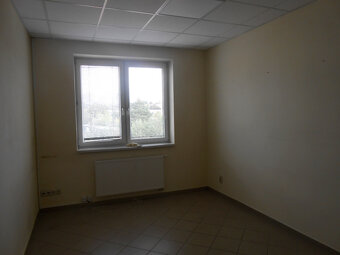 Kancelárske priestory priemyselná zóna - 4