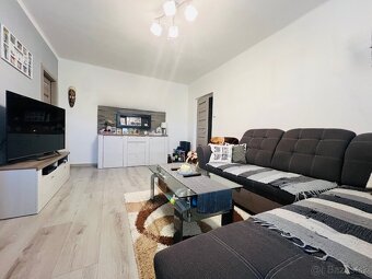 Predaj:3 izbový zrekonšt.,zariadený byt s balkónom v Brezne - 4