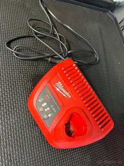 Nabíjačka Milwaukee original c12c - 4