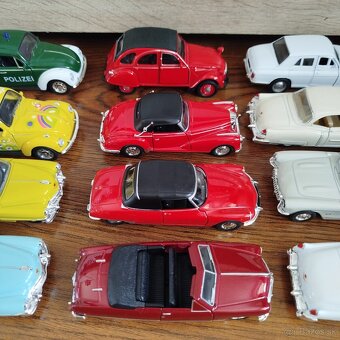 Modely áut - veľkosť 12cm, super stav - 4