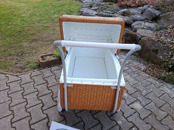 Starožitný prutený kočik - 4