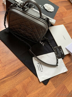 Kožená kabelka Chanel Vanity Taška - 4