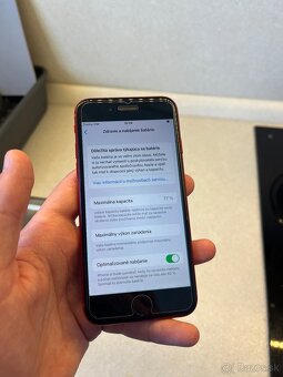 Na predaj IPhone 8 64 gb product red s krabicou - 4