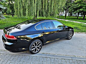 Predám Volkswagen Passat B8 2,0 TDI Blumotion - 4