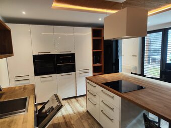 Kuchynská linka masív komplet spotrebiče top stav - 4