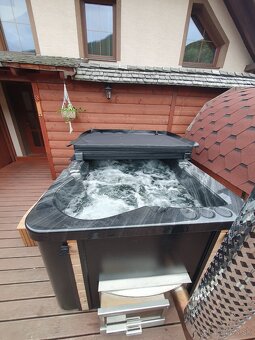 Hranatá akrylátová vírivka ECO Mini - 4