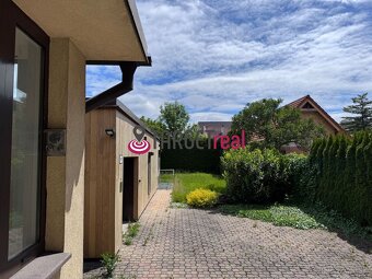 Spacious House with Garden for Rent in the Heart of Martin – - 4
