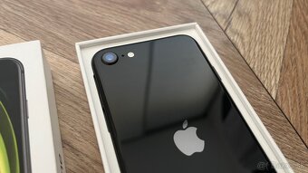 iPhone SE 2020 | 100% batéria - 4