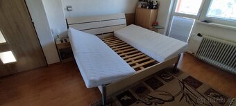Manželska posteľ s matracmi - 4