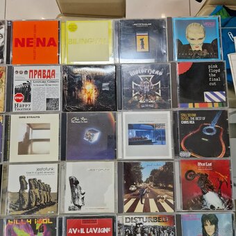 CD-čka...PLACEBO,MASSIVE ATTACK,DAVID BOWIE,NENA,PET SHOP BO - 4