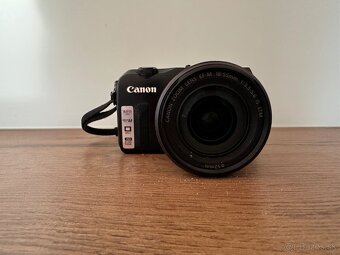 Canon EOS M - 4