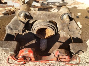 Predné brzdové strmene 288mm Passat B5 - 4