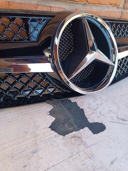 Přední maska pro Mercedes CLK W209 / C209 / A209, r.v. 2002 - 4