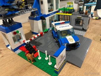Lego City policajná stanica - 4