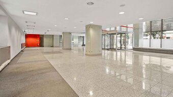 Na prenájom obchodné priestory na pešej zóne v centre mesta - 4