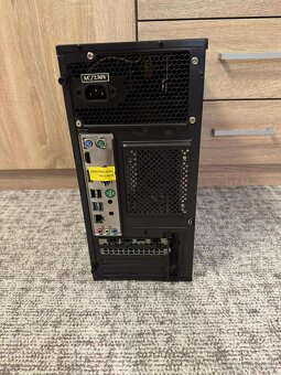 PCčko Intel i7-8750, 16GB, RTX 3050, 512GB SSD - 4