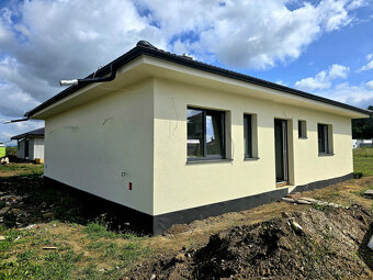 4 izbový BUNGALOV- Moravany nad Váhom DOLINKY s pozemkom 669 - 4