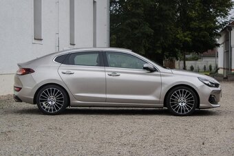 Hyundai i30 Fastback 1.4 T-GDi Style-AJ NA SPLÁTKY/PROTIÚČET - 4