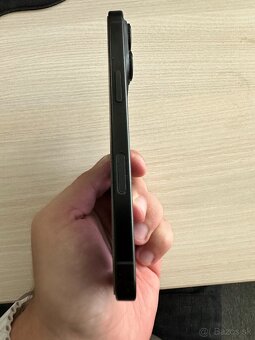 apple iphone 16pro 256gb čierny titán - 4