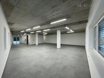Kancelárske priestory, 171 m2 + terasa 80m2, 5x parkovacie s - 4