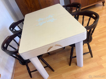 Renovovaný drevený rozkladací jedálenský stôl - 4