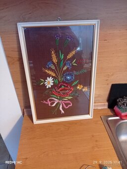 Obrazy a vaza taniere na stenu - 4