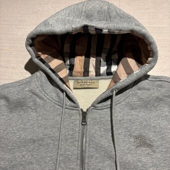 Predám Burberry Mikinu - 4