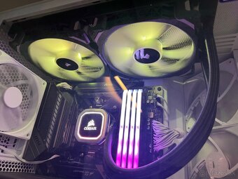 Corsair H115i RGB PLATINUM - 4