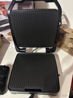 Predám multifunkčný gril + Panini maker – 2v1, 2000 W – skve - 4