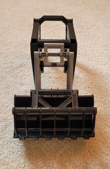 Celny nakladac pre traktory Bruder - 4