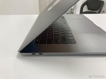 Apple MacBook Pro 15" 2017 Space Gray 16GB/1TB - 326 cyklov - 4