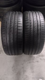 255/40r19 - 4