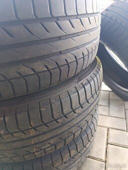 215/60R17 96H - 4