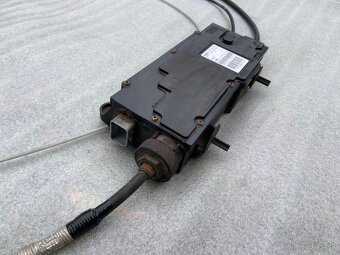 Parkovací brzda - Ford Focus C-Max - Modul EPB - 4