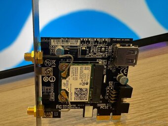 GIGABYTE PCIe Wifi a Bluetooth karta - 4