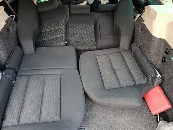 Predám sedačky škoda Octavia 2 combi - 4