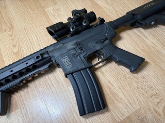 SPECNA ARMS M4 + Kolimátor FULLMETAL - 4