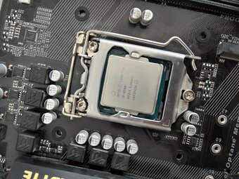 Základná doska + procesor - 4