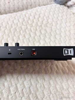 Native Instruments - Traktor Komplete Kontrol M32 - 4