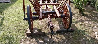Starý drevený konský voz - rebriňak III - 4
