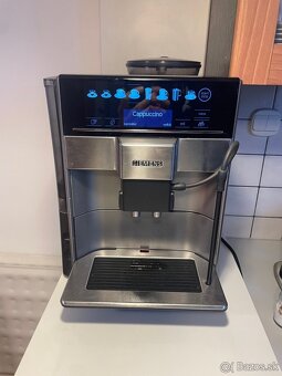 Predám kvalitný kávovar Siemens TE655319RW - 4