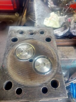 Predám motor Zetor 6901,6201,7201 - 4