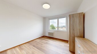 Na prenájom: 2-izbový byt po kompletnej rekonštrukcii blízko - 4