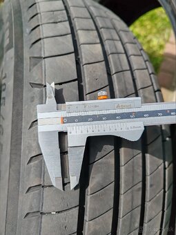 Michelin Primacy 4 185/65 R15. - 4