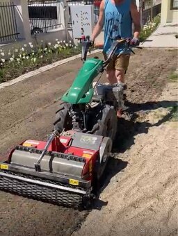 Zakladač trávnika a malotraktor - 4