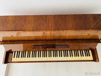 Piano PETROF - 4