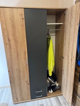 Šatníková skriňa - 4