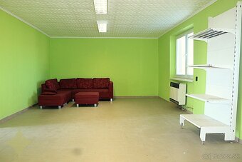 Čiastočne zrekonštruovaný rodinný dom v obci Dolinka - 4