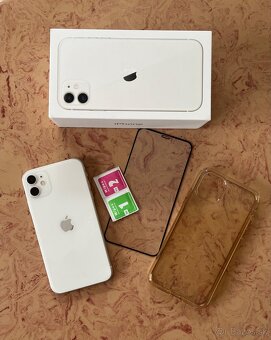 iPhone 11 - 4