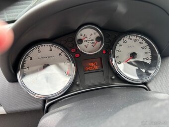 Peugeot 207, benzín 70 KW, 1397 cm3 - 4